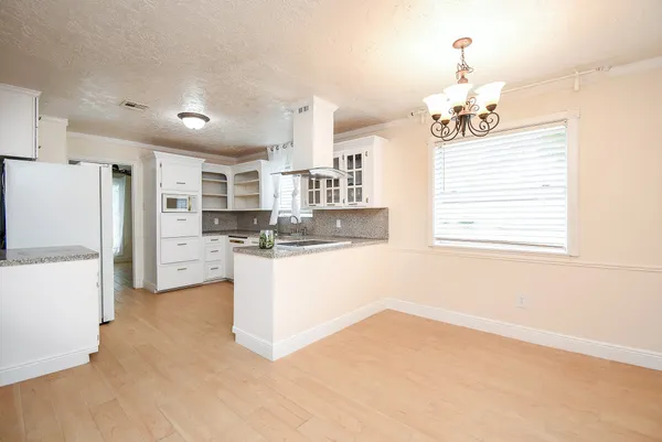 $2,400 | 14110 Ella Lee Lane, Houston, TX 77077