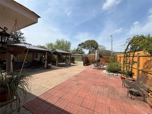 $2,400 | 14110 Ella Lee Lane, Houston, TX 77077