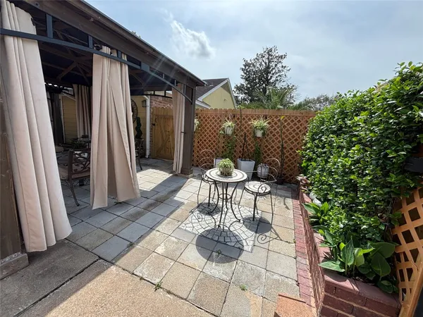 $2,400 | 14110 Ella Lee Lane, Houston, TX 77077