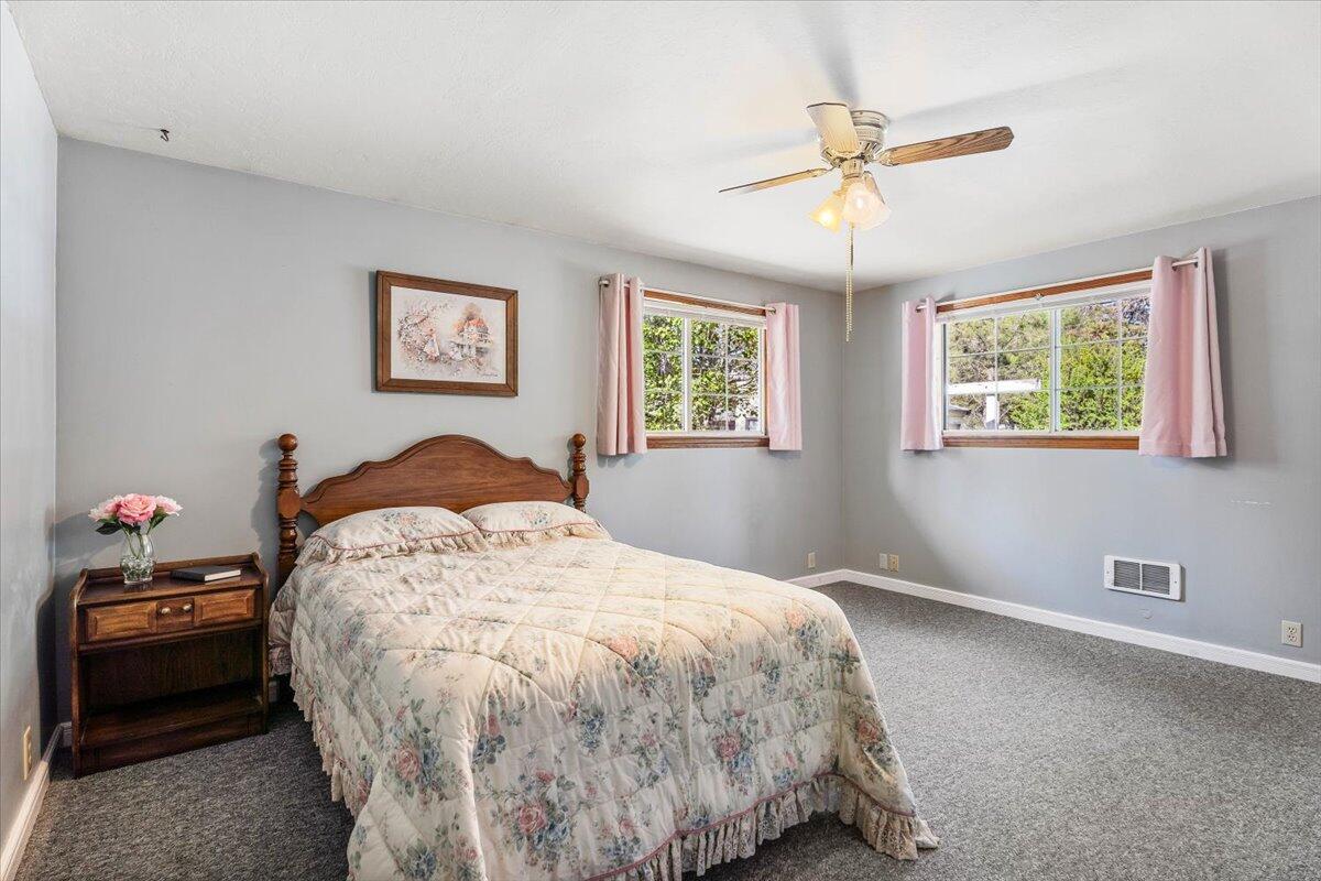 51422 Cedar Road La Pine, OR 97739 - Photo 28 of 44 Primary Bedroom