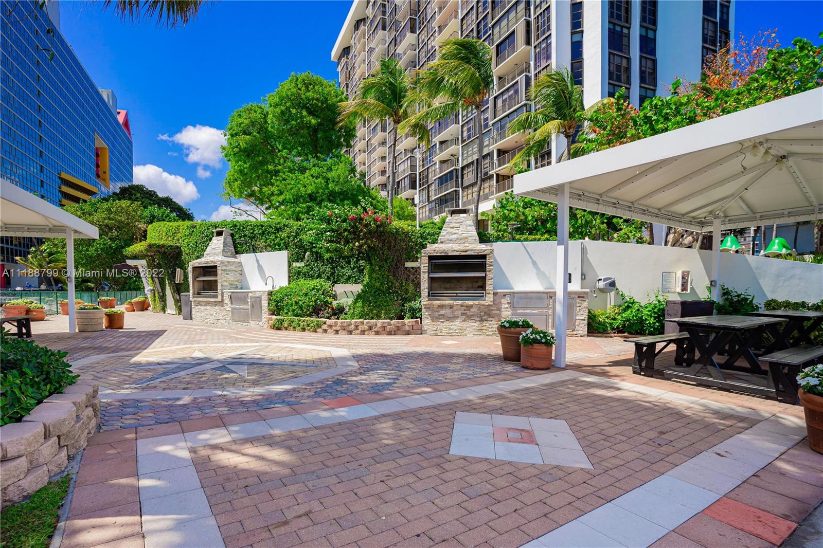 1925 Brickell Avenue, Unit DPH7 Miami, FL 33129 - Photo 36 of 37 a view of a street with sitting area