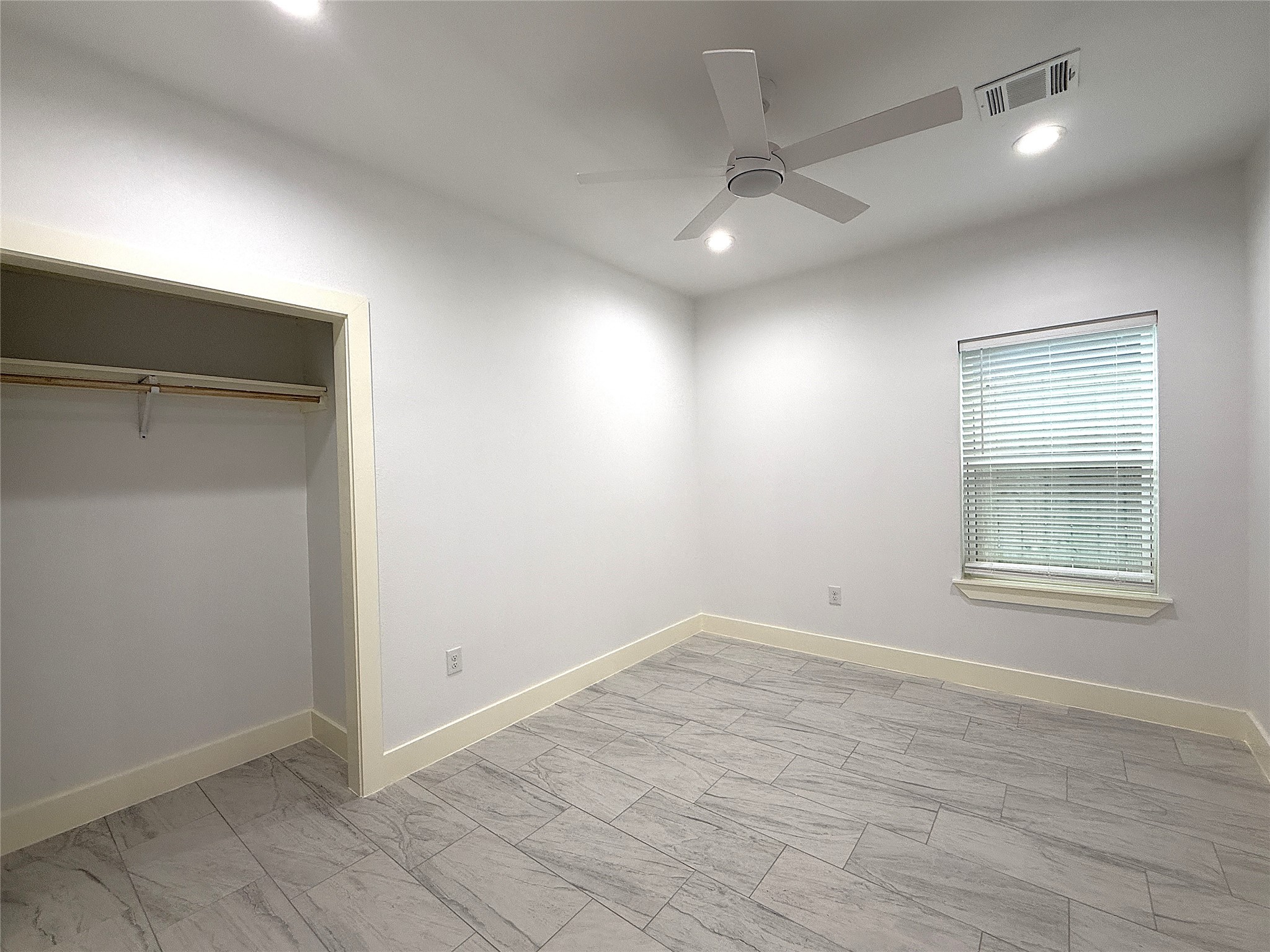 6708 Conley Street, Unit B Houston, TX 77021 - Photo 20 of 26 Bedroom #2