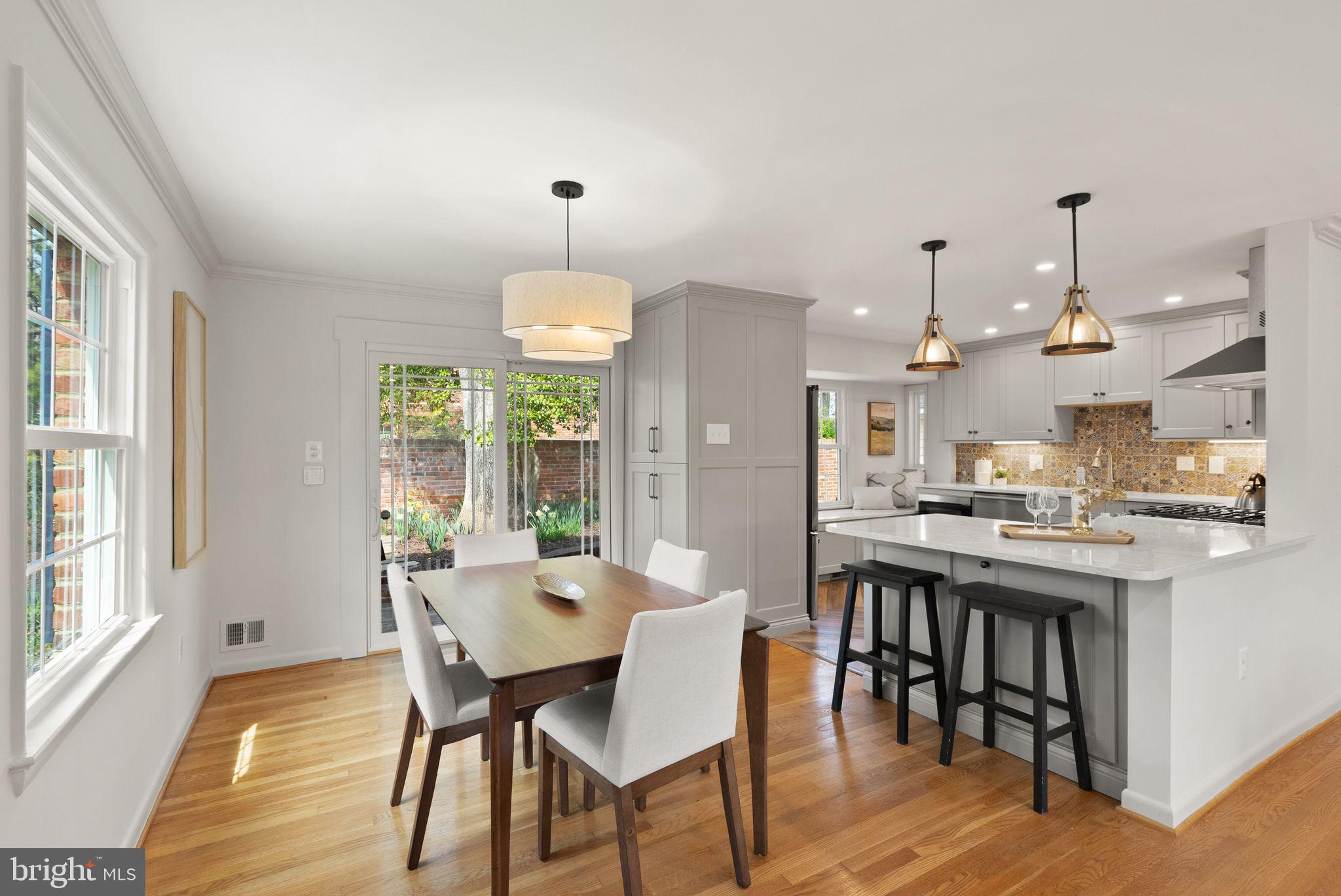 3802 Cameron Mills Road Alexandria, VA 22305 - Photo 12 of 64 Built-In Seating