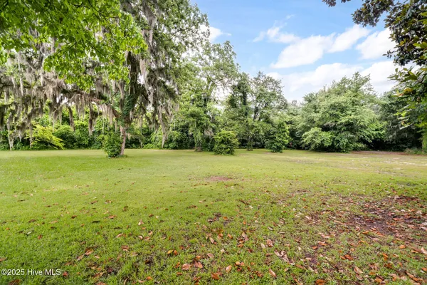 $130,000 | 1501 West Broad Street, Elizabethtown, NC 28337