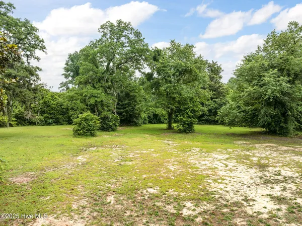 $130,000 | 1501 West Broad Street, Elizabethtown, NC 28337