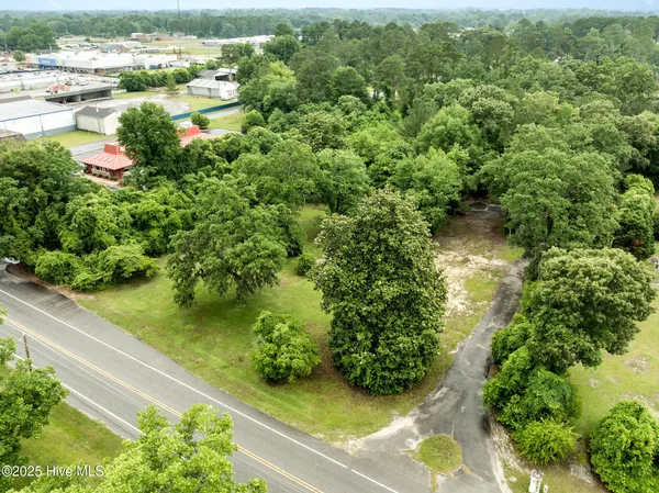 $130,000 | 1501 West Broad Street, Elizabethtown, NC 28337