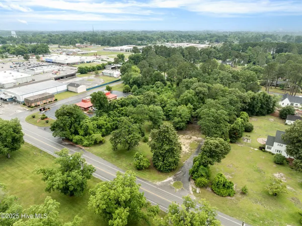$130,000 | 1501 West Broad Street, Elizabethtown, NC 28337