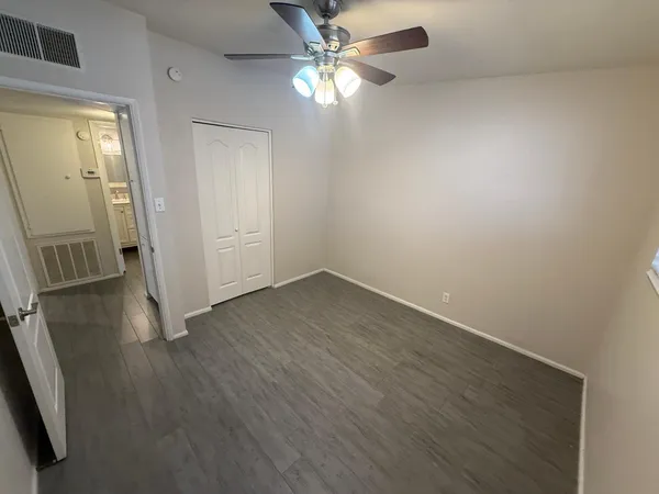 $2,200 | 325 East Continental Drive, Tempe, AZ 85288