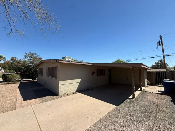 $2,095 | 325 East Continental Drive, Tempe, AZ 85288
