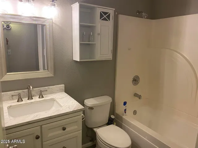 $2,295 | 325 East Continental Drive, Tempe, AZ 85288