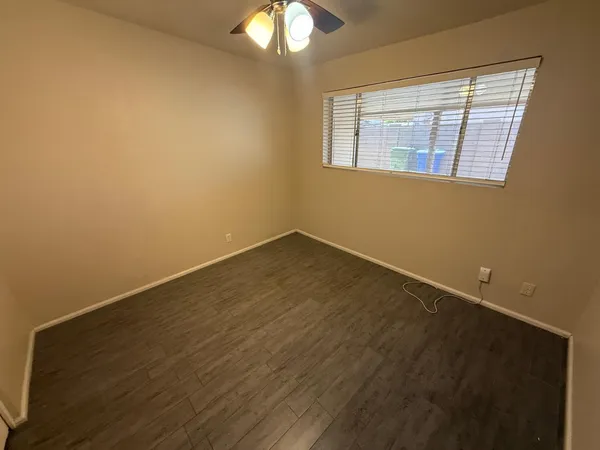 $2,095 | 325 East Continental Drive, Tempe, AZ 85288