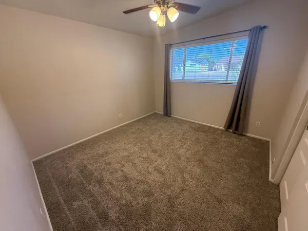 $2,095 | 325 East Continental Drive, Tempe, AZ 85288