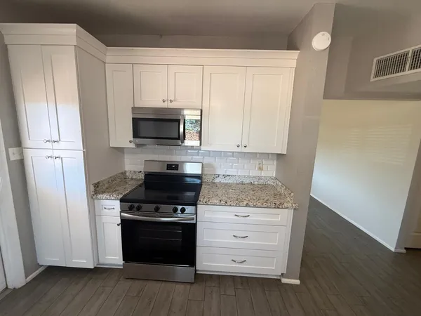 $2,200 | 325 East Continental Drive, Tempe, AZ 85288