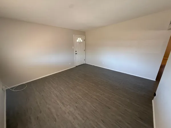 $2,200 | 325 East Continental Drive, Tempe, AZ 85288