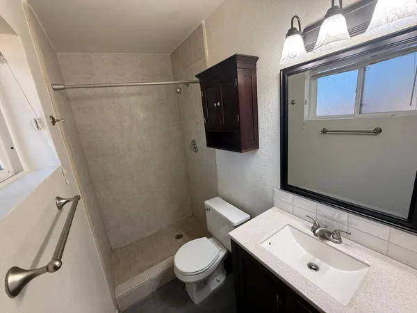 $2,200 | 325 East Continental Drive, Tempe, AZ 85288