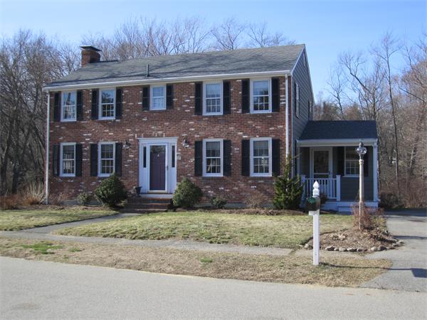 27 Alan Road Hamilton, MA 01982 - Photo 1 of 19 Gallery Image 1