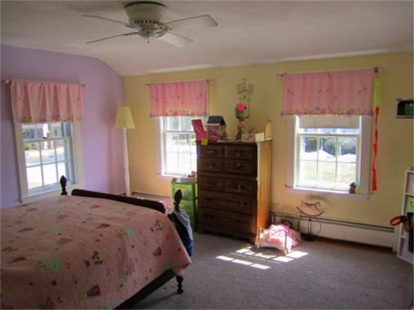 27 Alan Road Hamilton, MA 01982 - Photo 14 of 19 Gallery Image 14