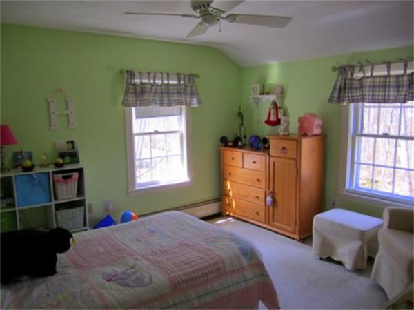 27 Alan Road Hamilton, MA 01982 - Photo 15 of 19 Gallery Image 15
