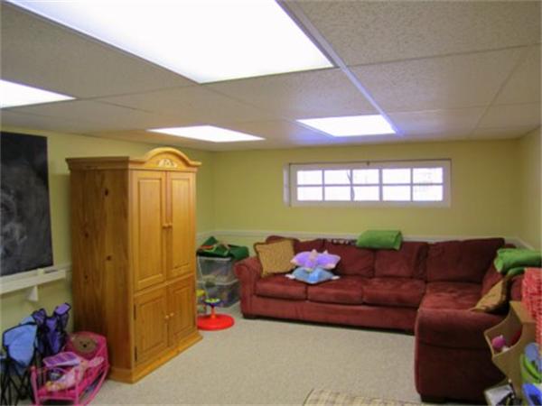 27 Alan Road Hamilton, MA 01982 - Photo 17 of 19 Gallery Image 17