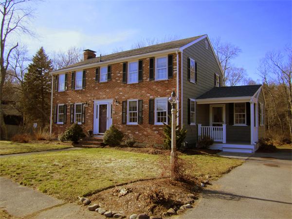 27 Alan Road Hamilton, MA 01982 - Photo 2 of 19 Gallery Image 2