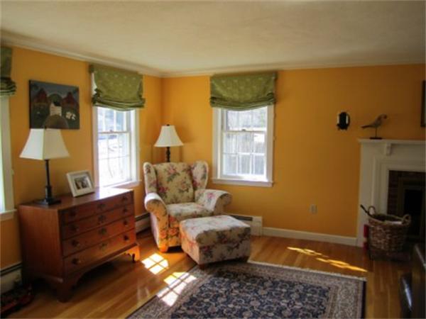27 Alan Road Hamilton, MA 01982 - Photo 9 of 19 Gallery Image 9
