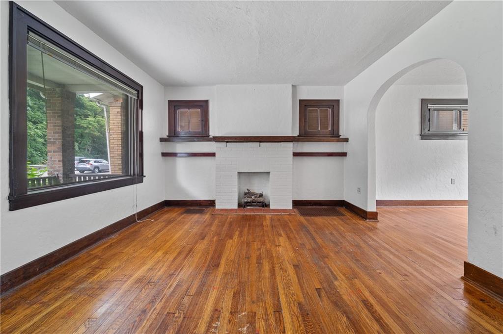 2634 Library Road Pittsburgh, PA 15234 - Photo 3 of 27 Gallery Image 3