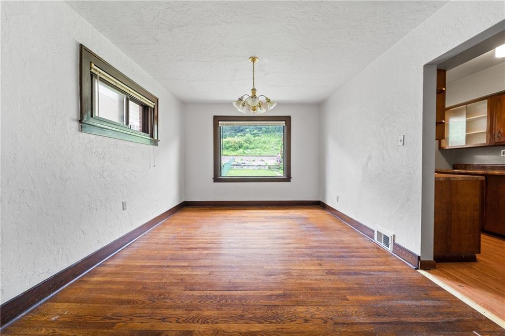 2634 Library Road Pittsburgh, PA 15234 - Photo 7 of 27 Gallery Image 7
