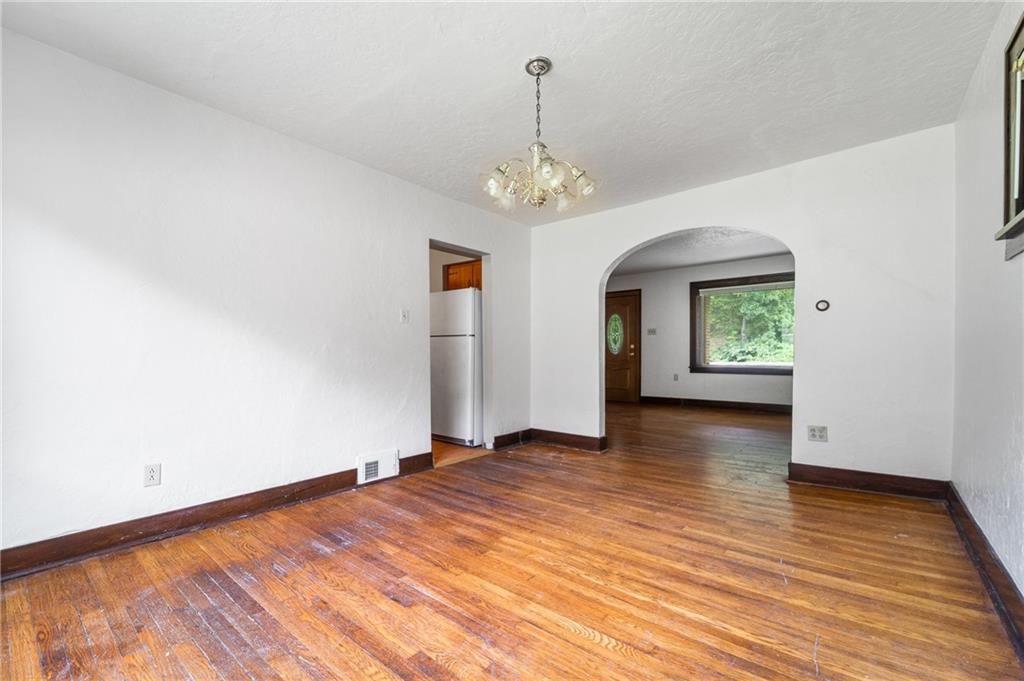 2634 Library Road Pittsburgh, PA 15234 - Photo 8 of 27 Gallery Image 8