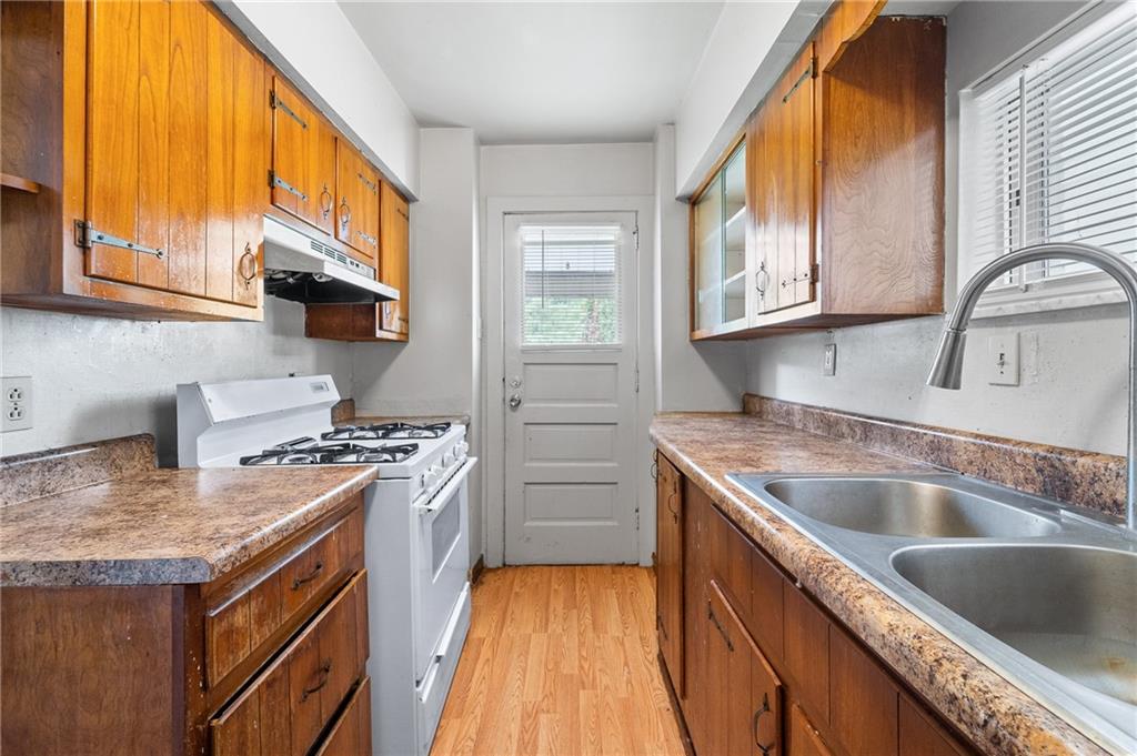 2634 Library Road Pittsburgh, PA 15234 - Photo 9 of 27 Gallery Image 9