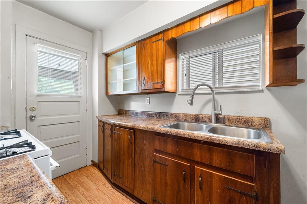 2634 Library Road Pittsburgh, PA 15234 - Photo 10 of 27 Gallery Image 10