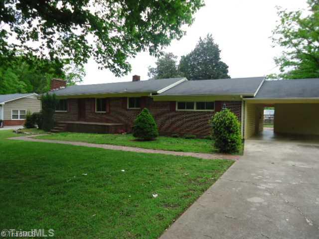 618 Spring Street Walnut Cove, NC 27052 - Photo 1 of 10 Exterior Front.