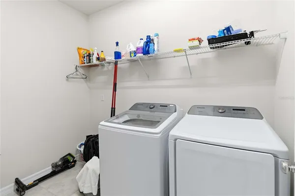 a picture of city view with lake view