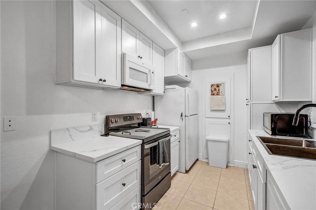 20702 El Toro Road, Unit 317 Lake Forest, CA 92630 - Photo 7 of 18 Kitchen