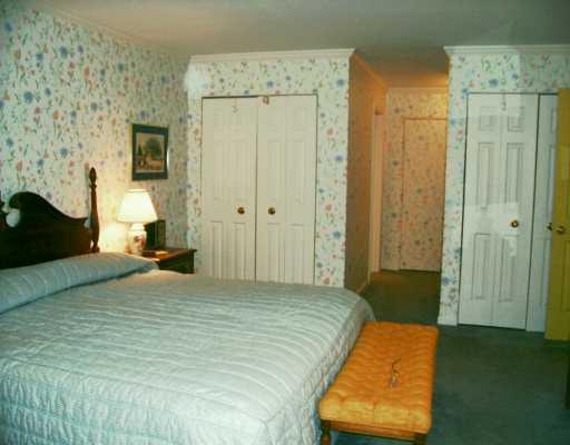 300 Fox Chapel Road, Unit 408 Pittsburgh, PA 15238 - Photo 6 of 8 Master Bedroom.