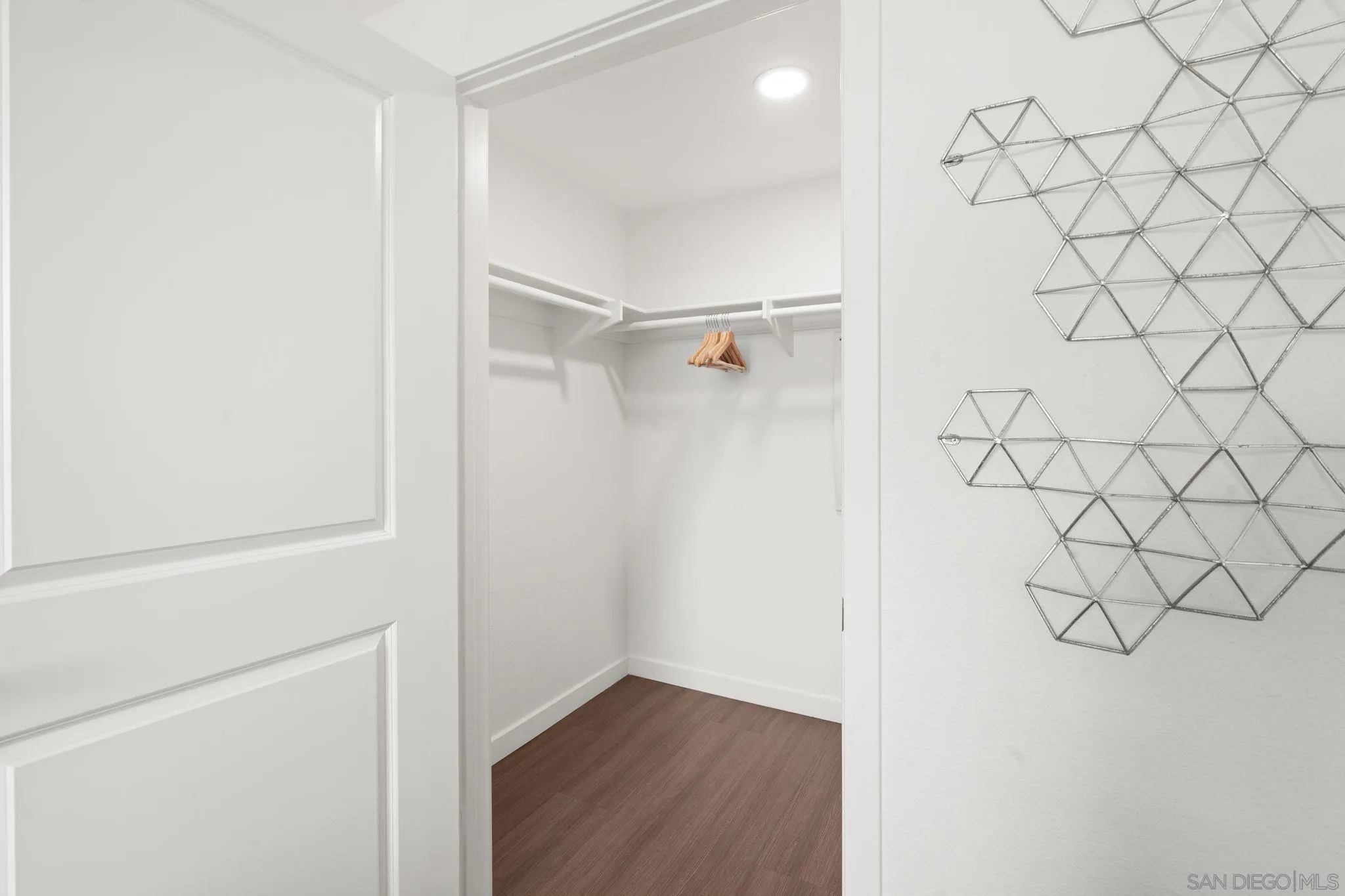 2724 El Cajon Boulevard, Unit 602 San Diego, CA 92104 - Photo 13 of 21 a view of a hallway