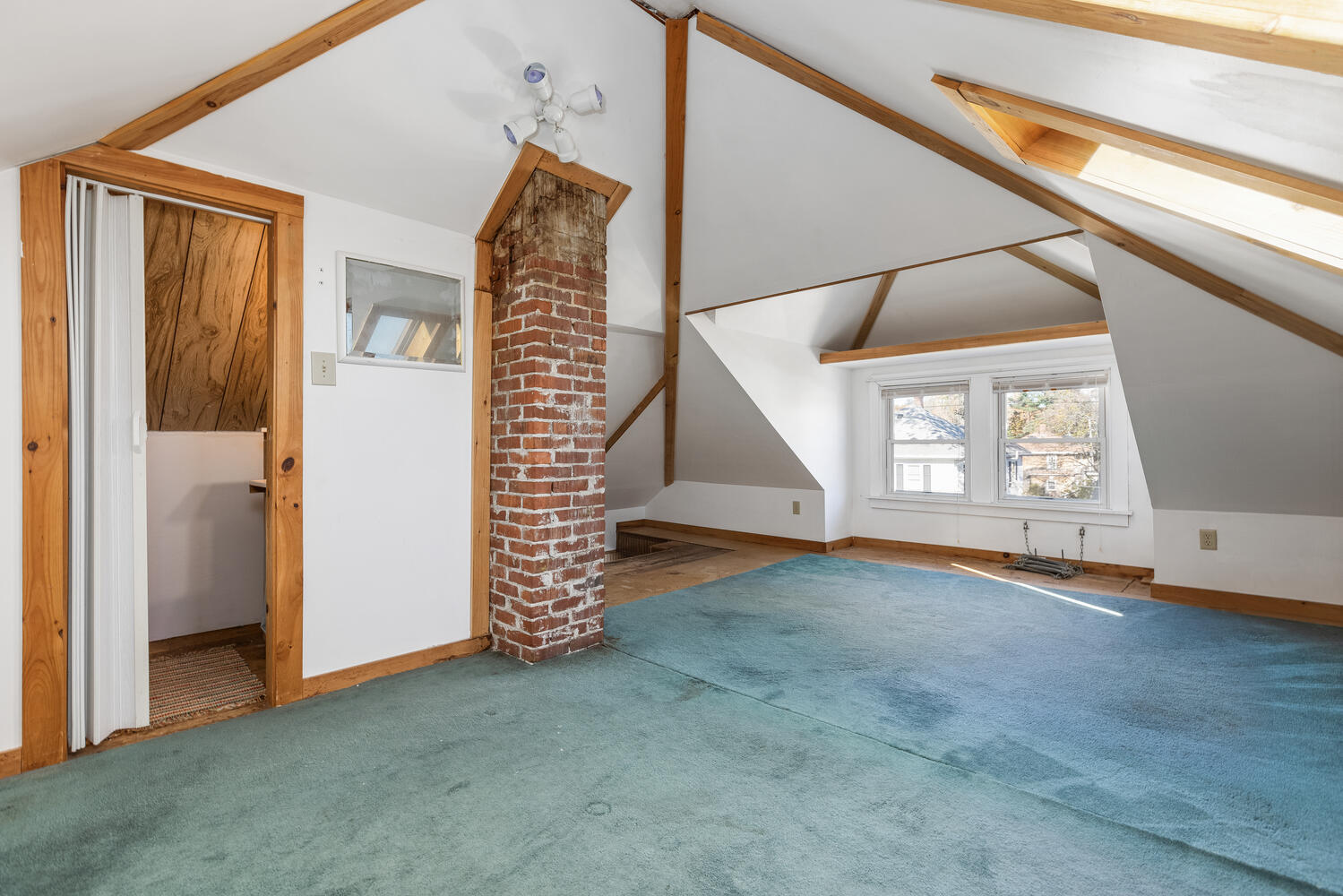 50-52 Gleckler Road Portland, ME 04103 - Photo 26 of 43 Third Level-039-042-1500x1000