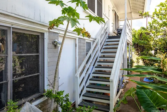 $1,595,000 | 1924 South Beretania Street, Honolulu, HI 96826