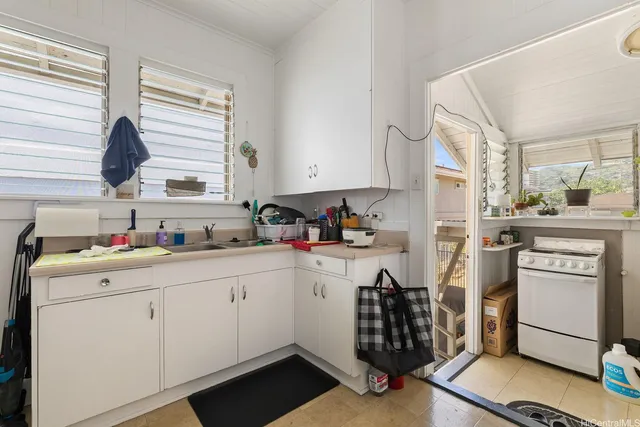 $1,595,000 | 1924 South Beretania Street, Honolulu, HI 96826