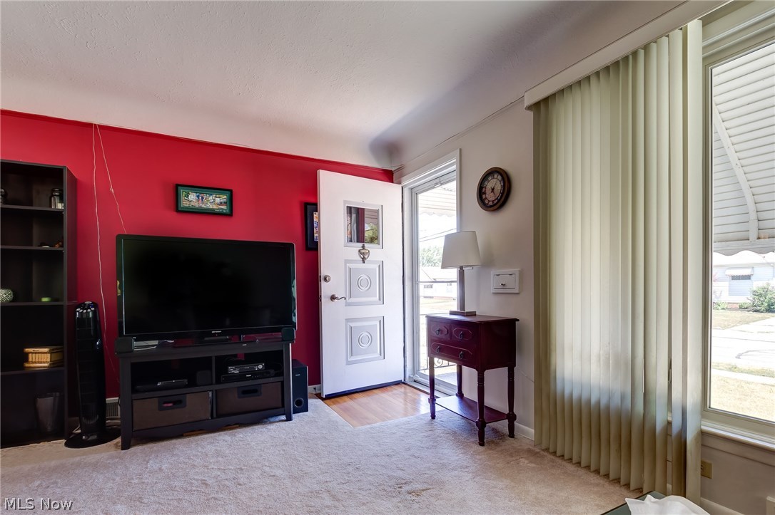 30334 Powell Road Willowick, OH 44095 - Photo 9 of 23