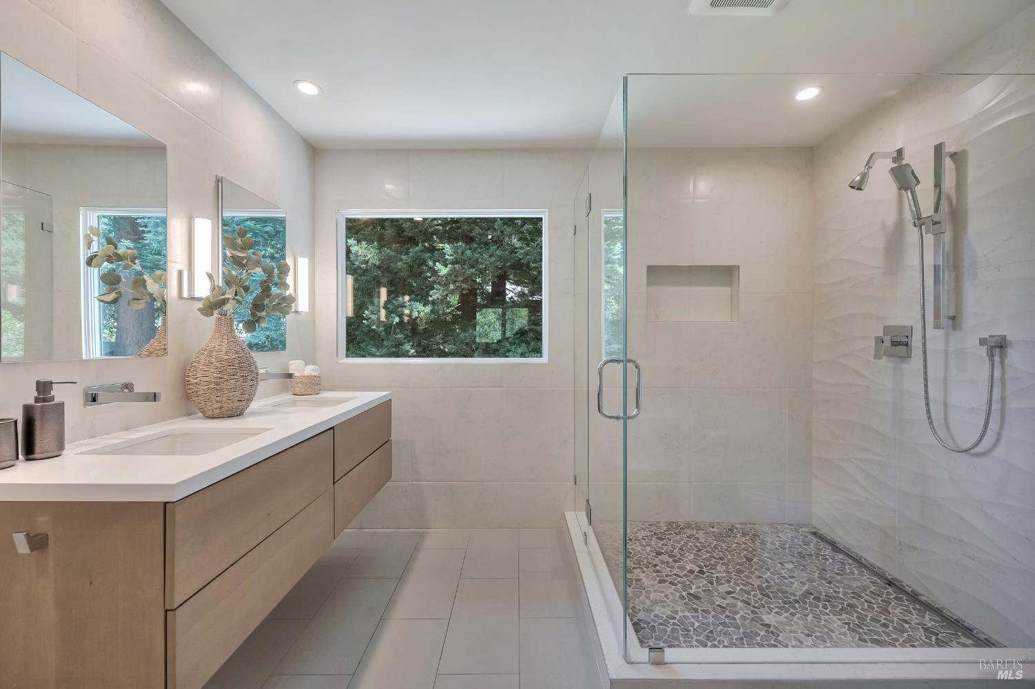 130 C Street San Rafael, CA 94901 - Photo 20 of 33 Luxurious primary bathroom/heated floors