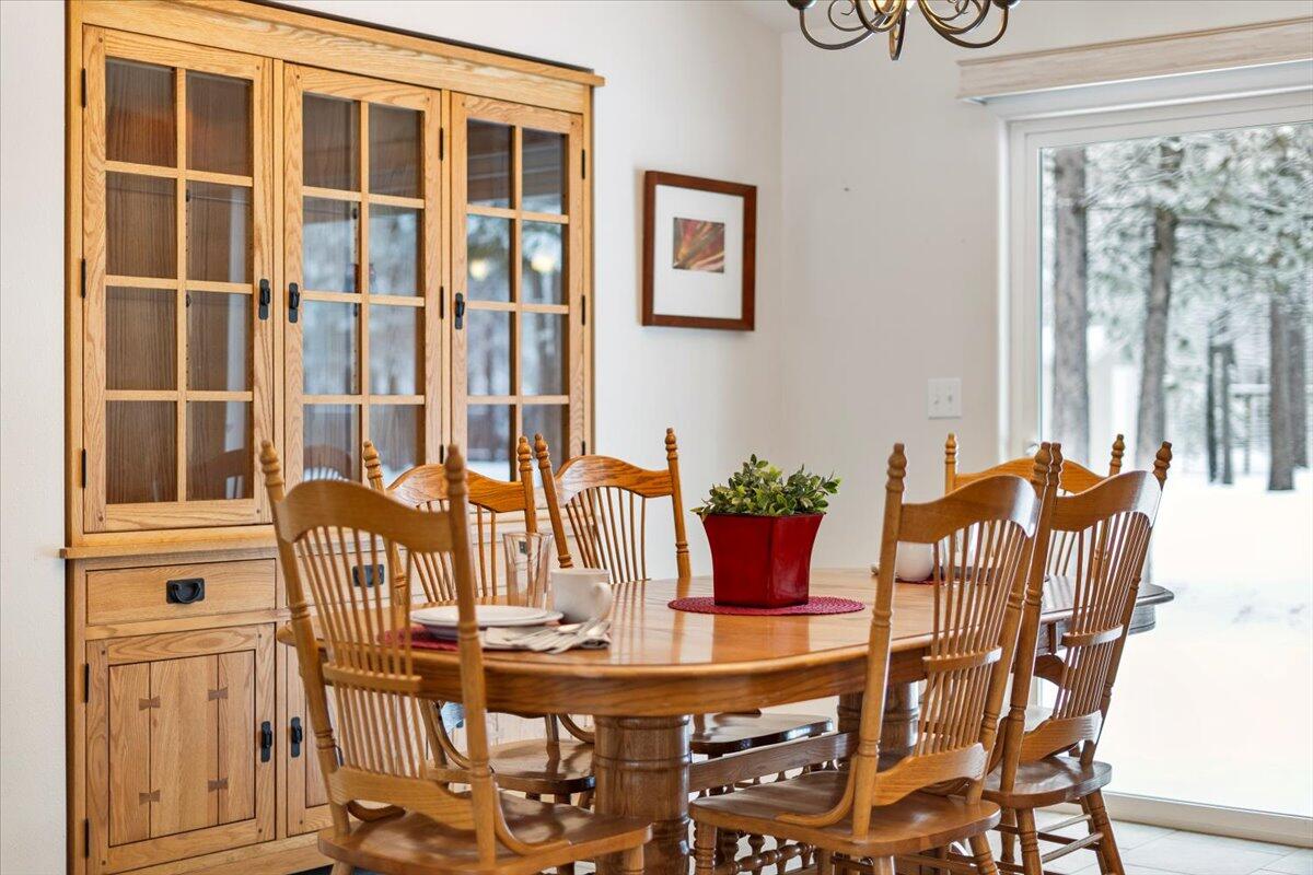 53249 Andrews Road La Pine, OR 97739 - Photo 20 of 49 Dining Area