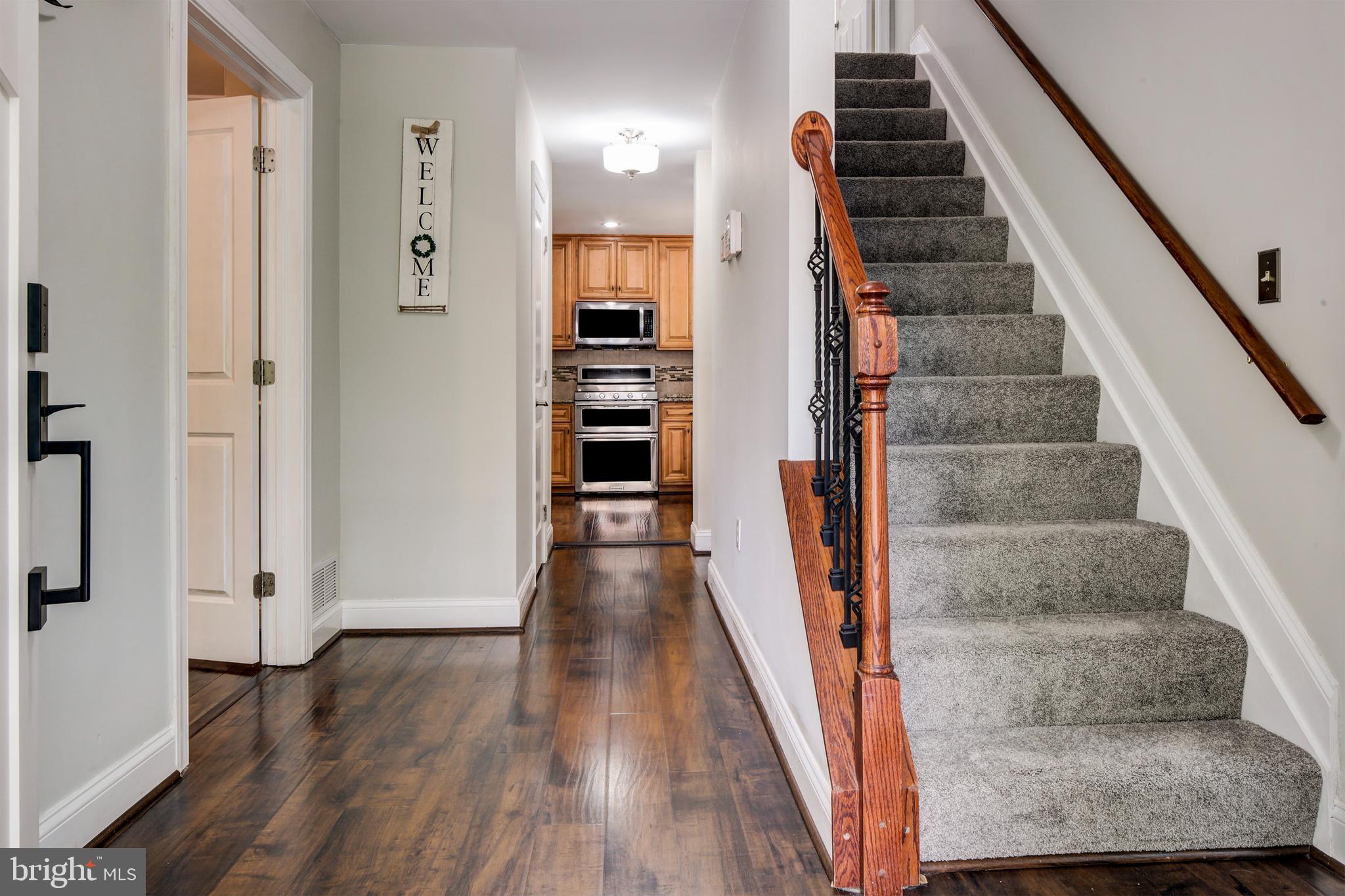 55 Riverside Drive Severna Park, MD 21146 - Photo 8 of 45 Entry foyer