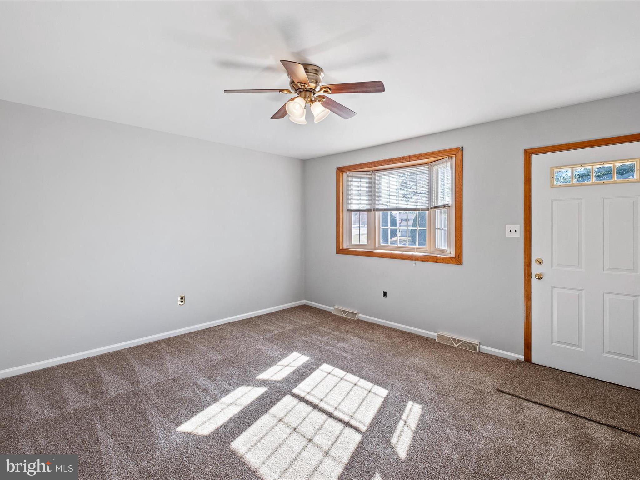 9 Ridge Drive New Castle, DE 19720 - Photo 2 of 38