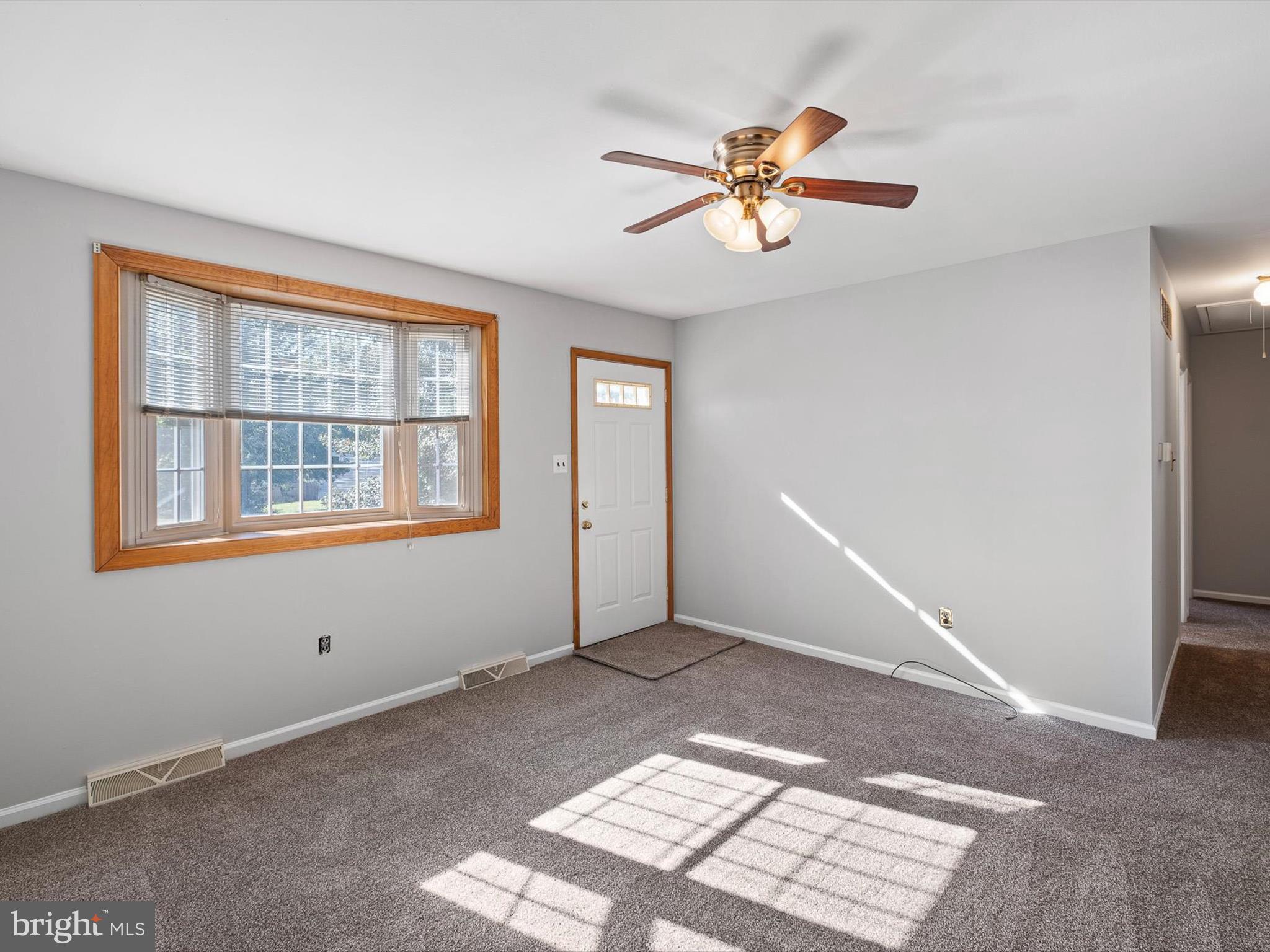 9 Ridge Drive New Castle, DE 19720 - Photo 3 of 38