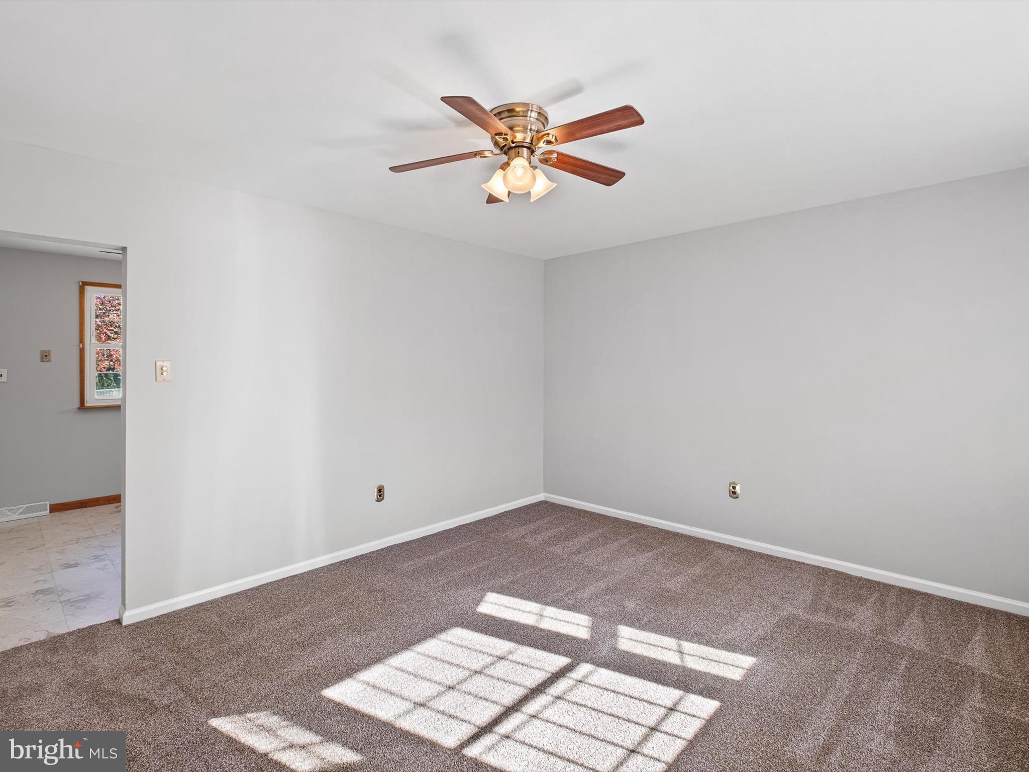 9 Ridge Drive New Castle, DE 19720 - Photo 4 of 38