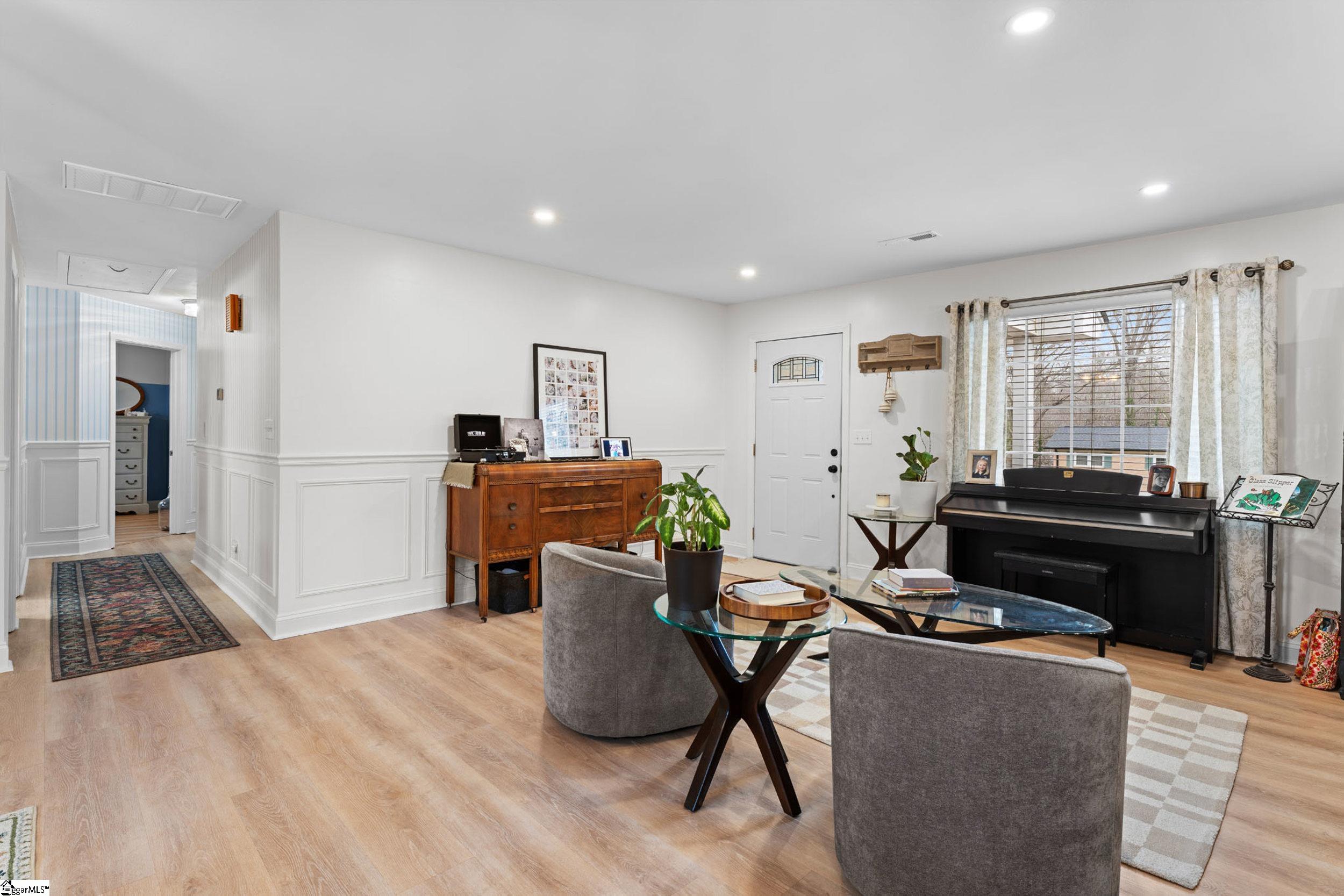 113 Woodvale Circle Greer, SC 29651 - Photo 9 of 33