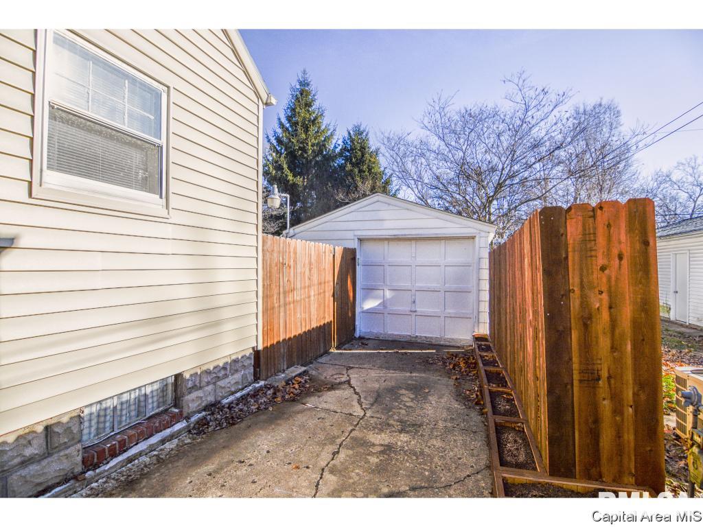 2412 South 8th Street Springfield, IL 62703 - Photo 25 of 27