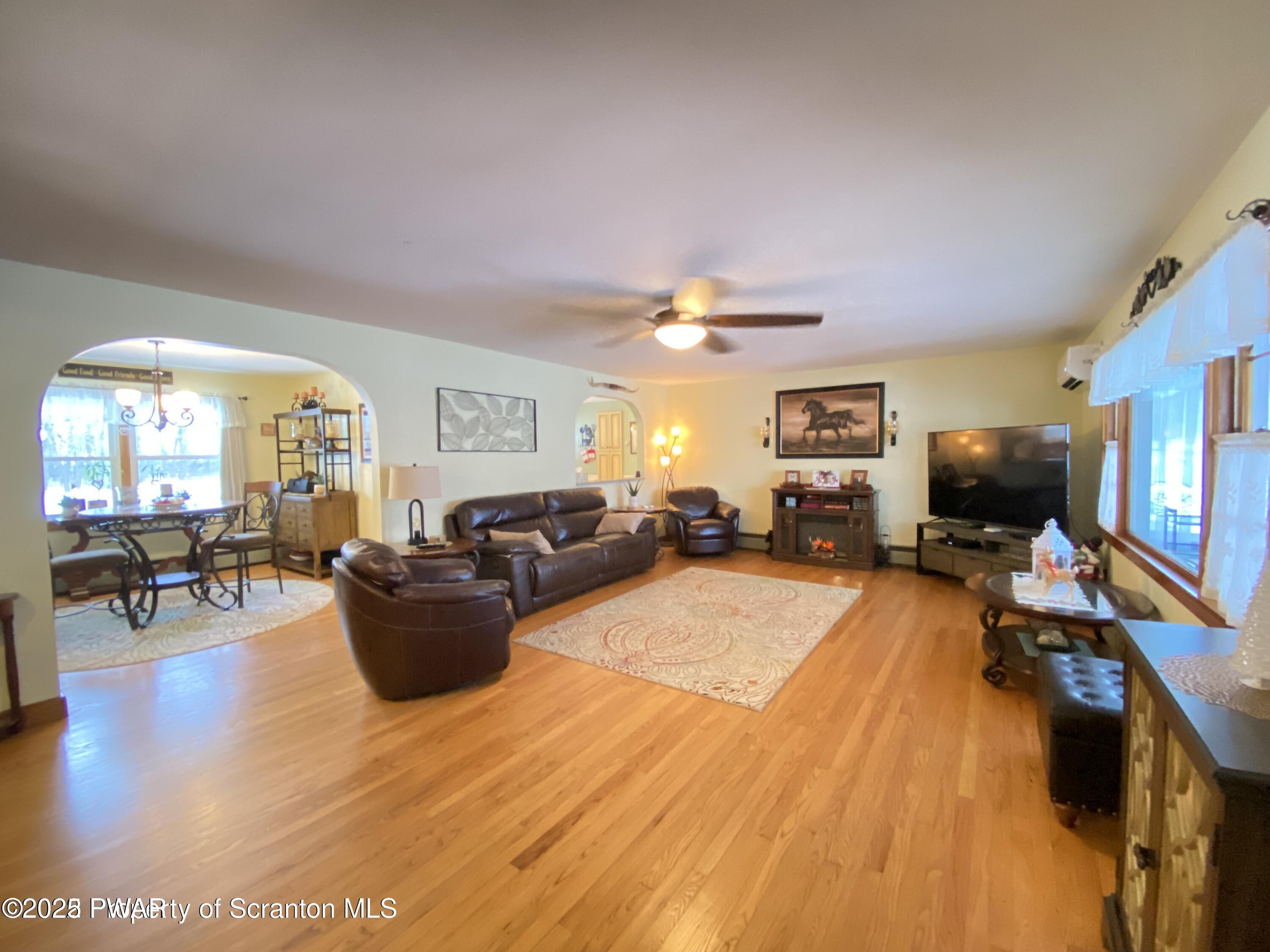 448 Cemetery Road Lake Ariel, PA 18436 - Photo 14 of 33 Living Room