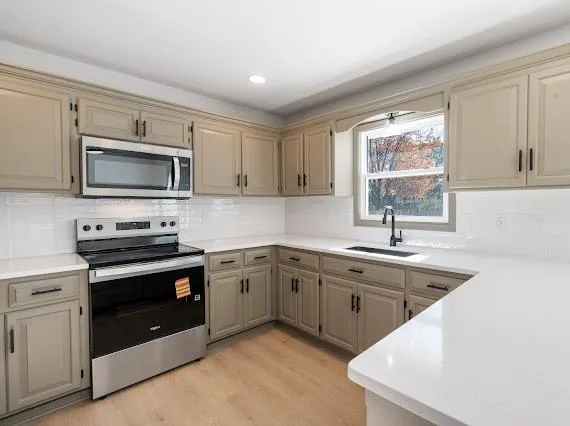 $435,000 | 1225 Northeast Kenwood Drive, Lee's Summit, MO 64064