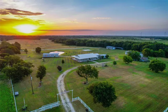 $1,400,000 | 1522 Lcr 177, Hubbard, TX 76648